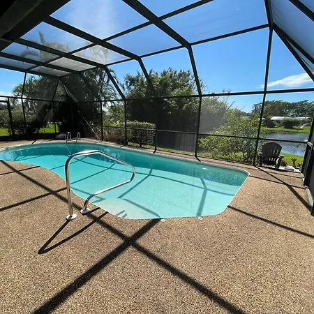 Pool Home, Close To Beach, 3 Bedroom/2 Bathroom, Lakeview